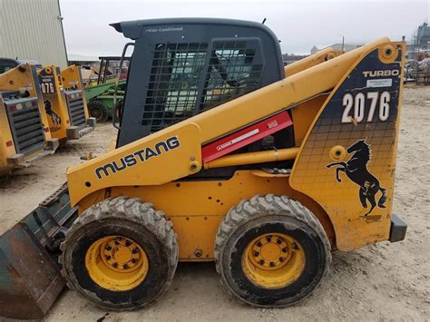 how much does a mustang skid steer weigh|2076 mustang skid steer specs.